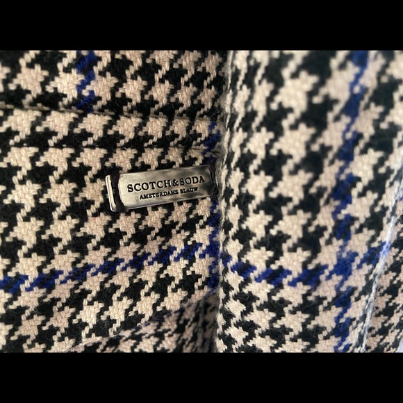 Scotch and Soda Short Houndstooth Print Jacket - Picture 4 of 6